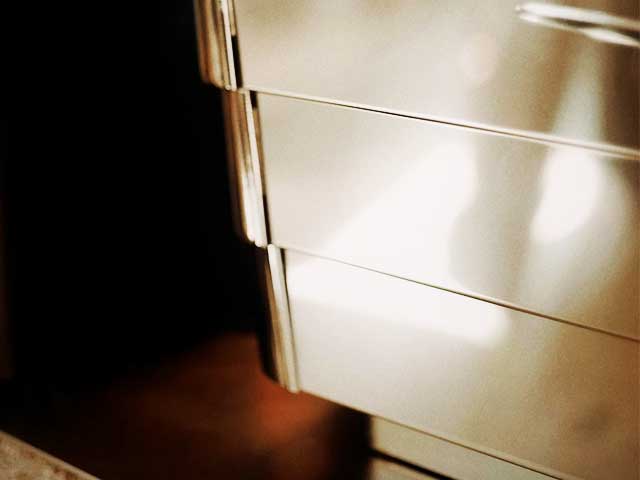 peralatan-dapur-stainless-terkena-matahari-nagamaro